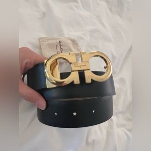 Salvatore Ferragamo women’s belt in black